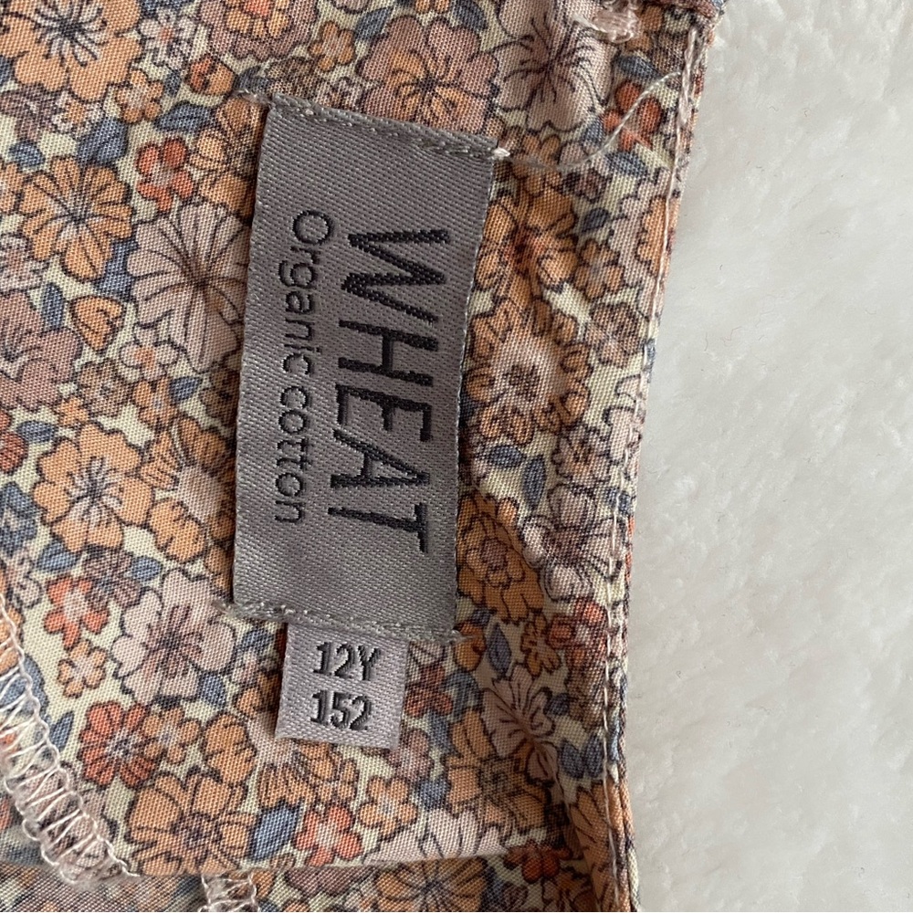 Tan Cream Blouse with Mandarin Collar and Long Sleeves - Picture 4 of 6